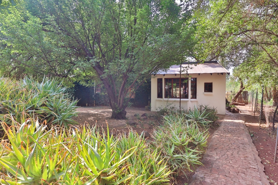 Commercial Property for Sale in Scheerpoort A H North West